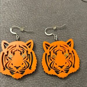 NWOT Orange Tiger Face Earrings
